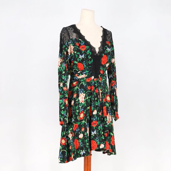 ANTHROPOLOGIE Lacey Floral V-Neck Mini Dress Green Red Multi Size 6 - Picture 2 of 8